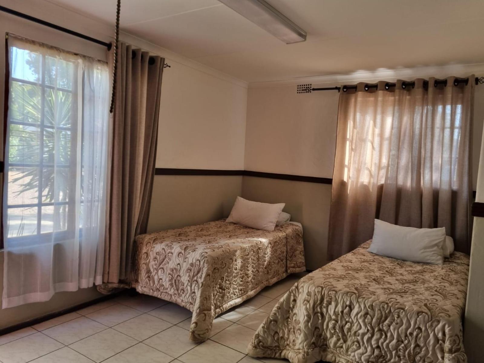 Emerald Guesthouse Kempton Park Exterior photo