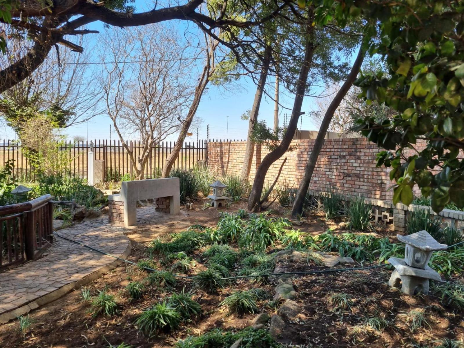 Emerald Guesthouse Kempton Park Exterior photo