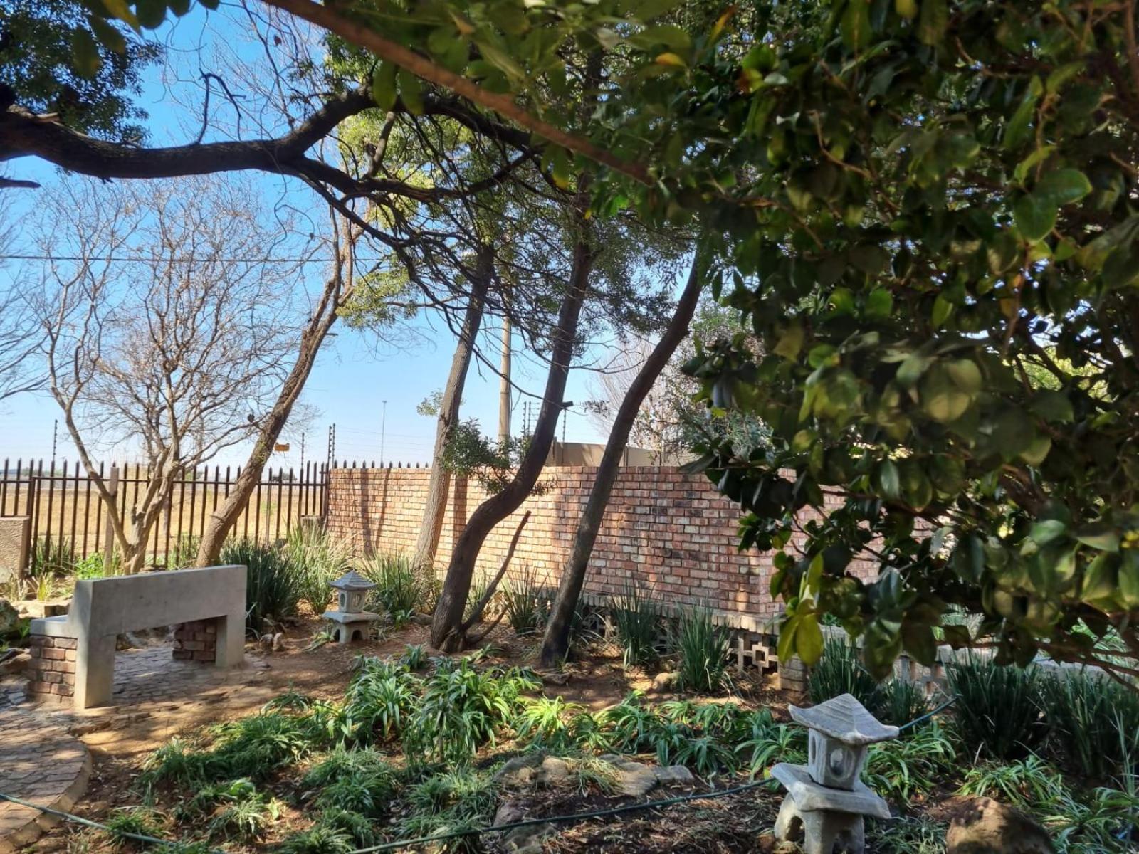Emerald Guesthouse Kempton Park Exterior photo